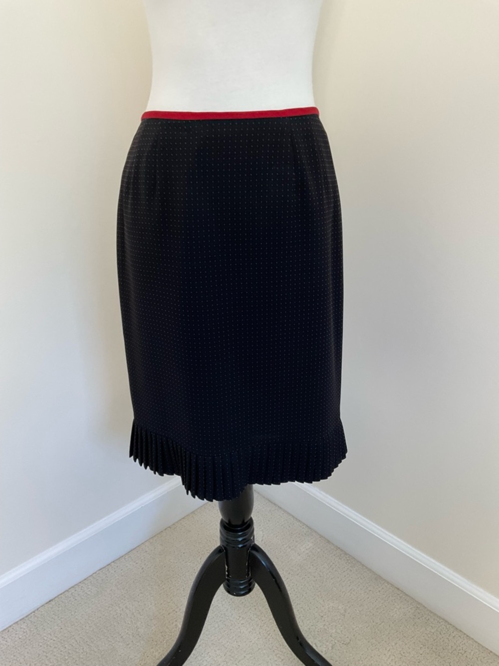 Kasper Petite 2-Piece Tailored Blazer And Skirt Set - Picture 8 of 14